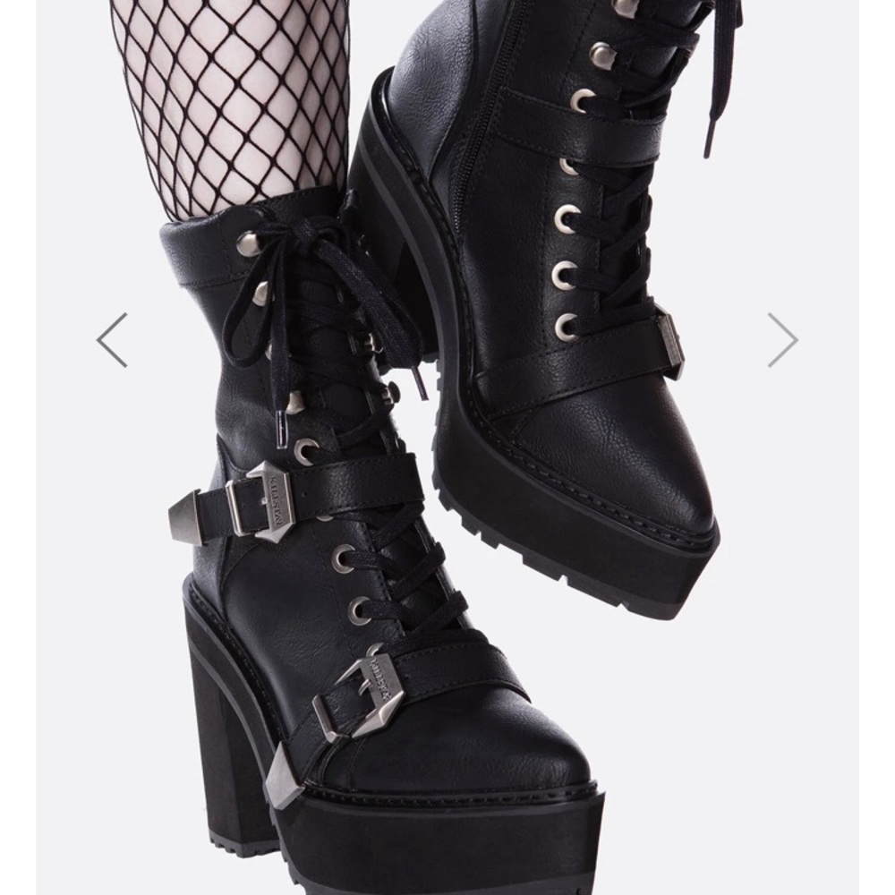 Kill Star boots in US size 6